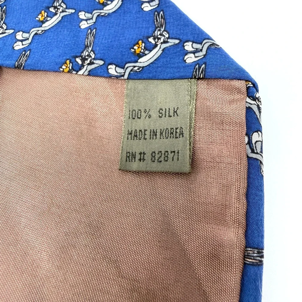 WARNER BROS 1994 Bugs Bunny Carrot Silk Tie Blue Looney Tunes Vintage